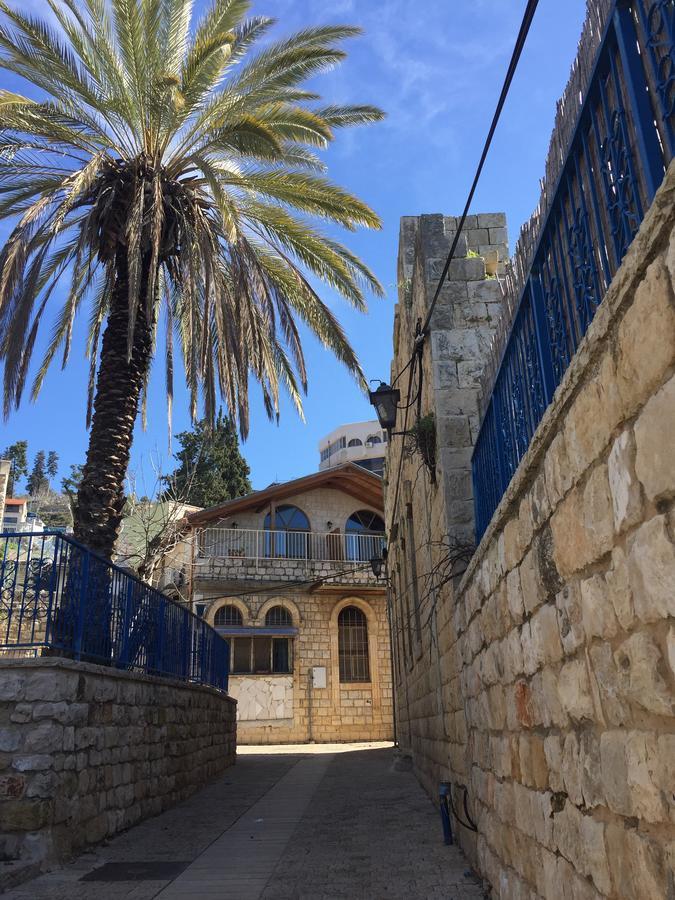 Off The Square Hotell Safed Exteriör bild